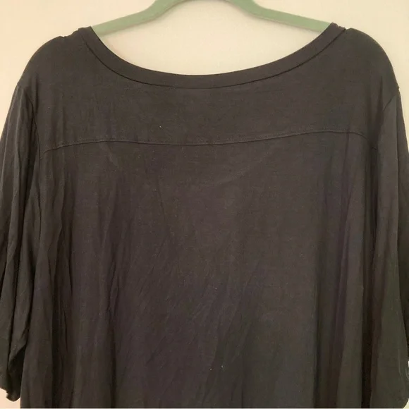 LuLaRoe Boyfriend Tee - Picture 2 of 3